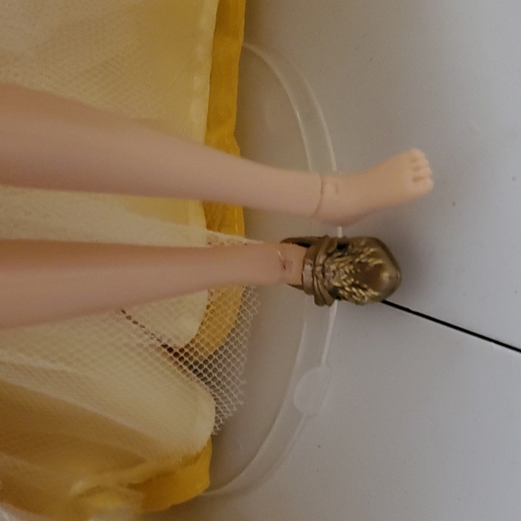 Disney's Belle Live Action Barbie Doll Disney Store Beauty and the Beast - Picture 7 of 16